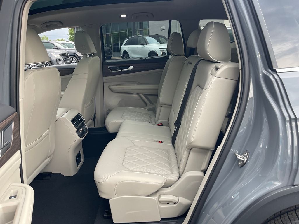 2026 Volkswagen Atlas 2.0T SEL Premium R-Line