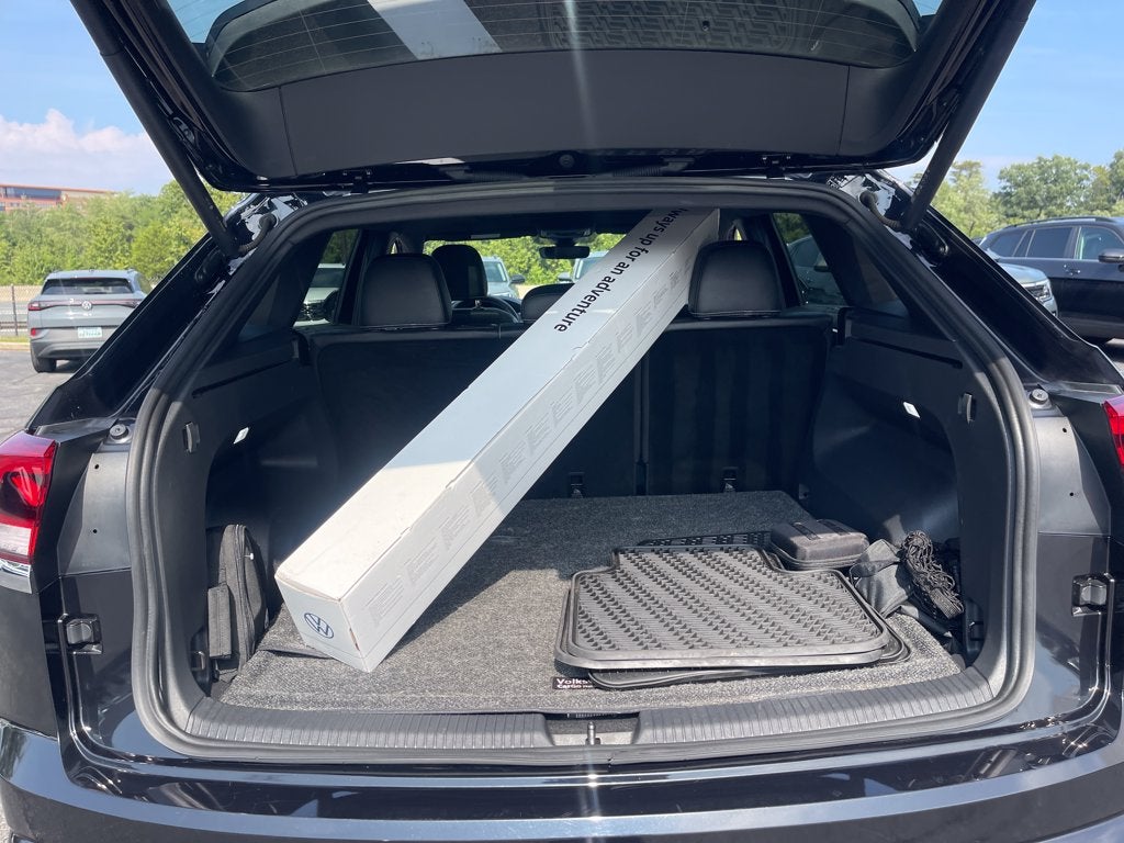 2024 Volkswagen Atlas Cross Sport 2.0T SE w/Technology