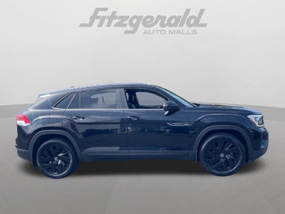 2024 Volkswagen Atlas Cross Sport 2.0T SE w/Technology