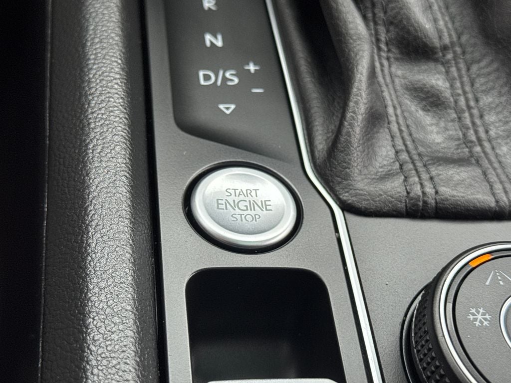 2020 Volkswagen Atlas Cross Sport 3.6L V6 SEL Premium R-Line 4Motion