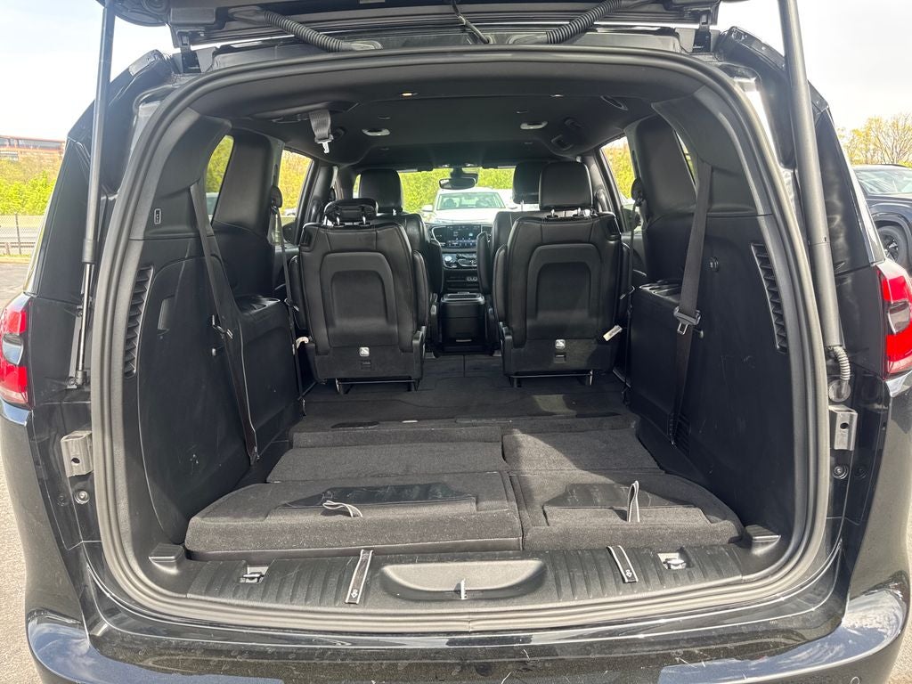 2025 Chrysler Pacifica Select