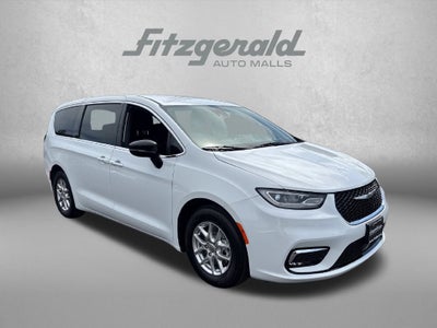 2024 Chrysler Pacifica Touring