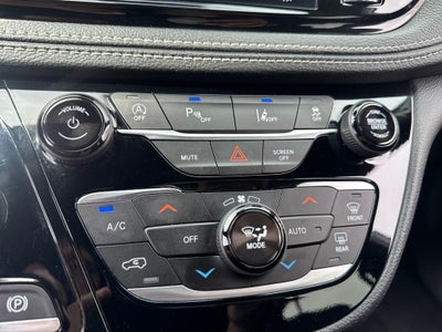 2024 Chrysler Pacifica Touring