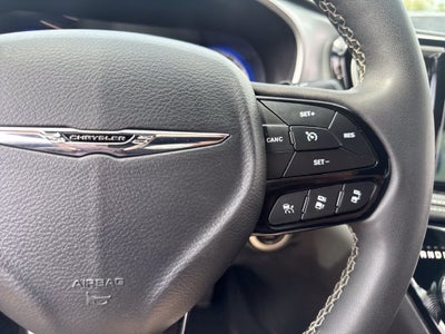 2024 Chrysler Pacifica Touring