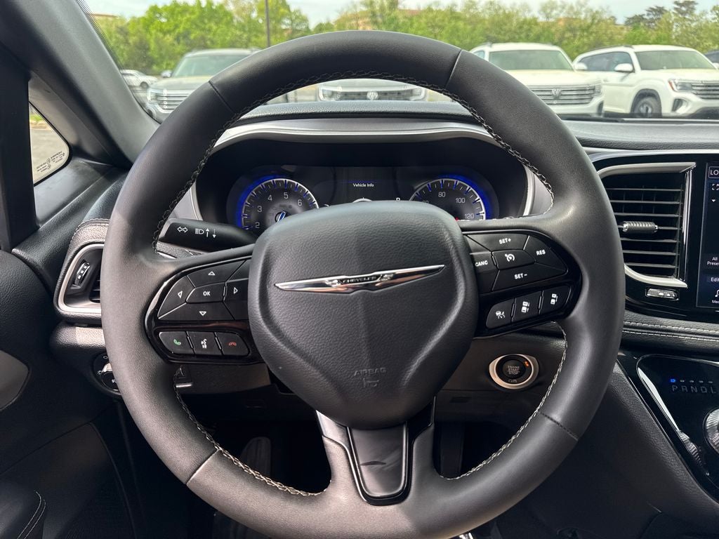 2024 Chrysler Pacifica Touring