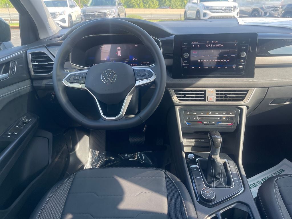 2026 Volkswagen Taos 1.5T SE Black