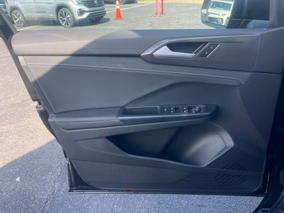 2026 Volkswagen Taos 1.5T SE Black