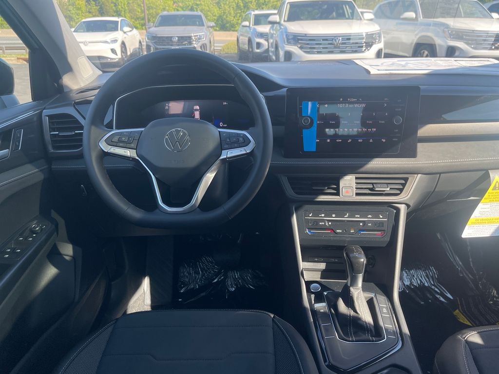 2026 Volkswagen Taos 1.5T SE Black