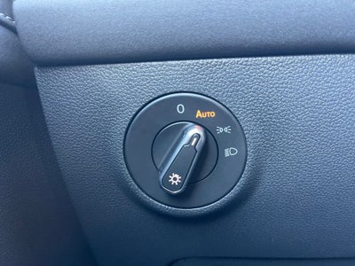 2026 Volkswagen Taos 1.5T SE Black