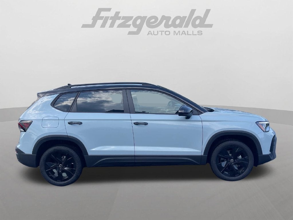 2027 Volkswagen Taos 1.5T SE Black