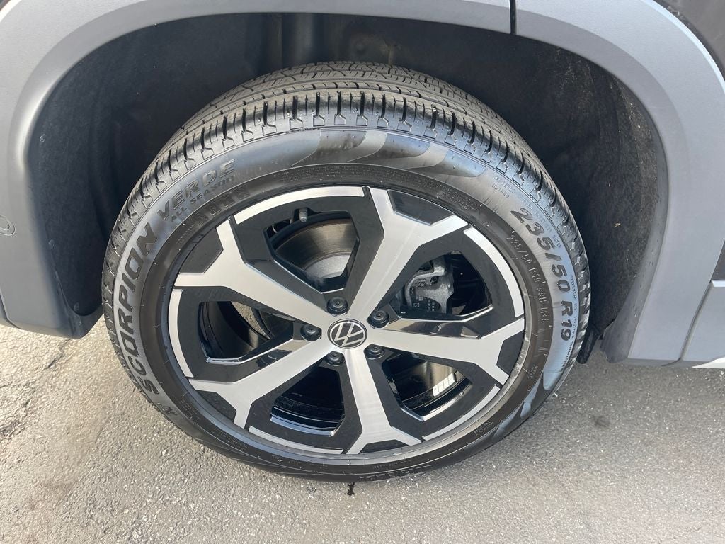 2025 Volkswagen Tiguan 2.0T SE