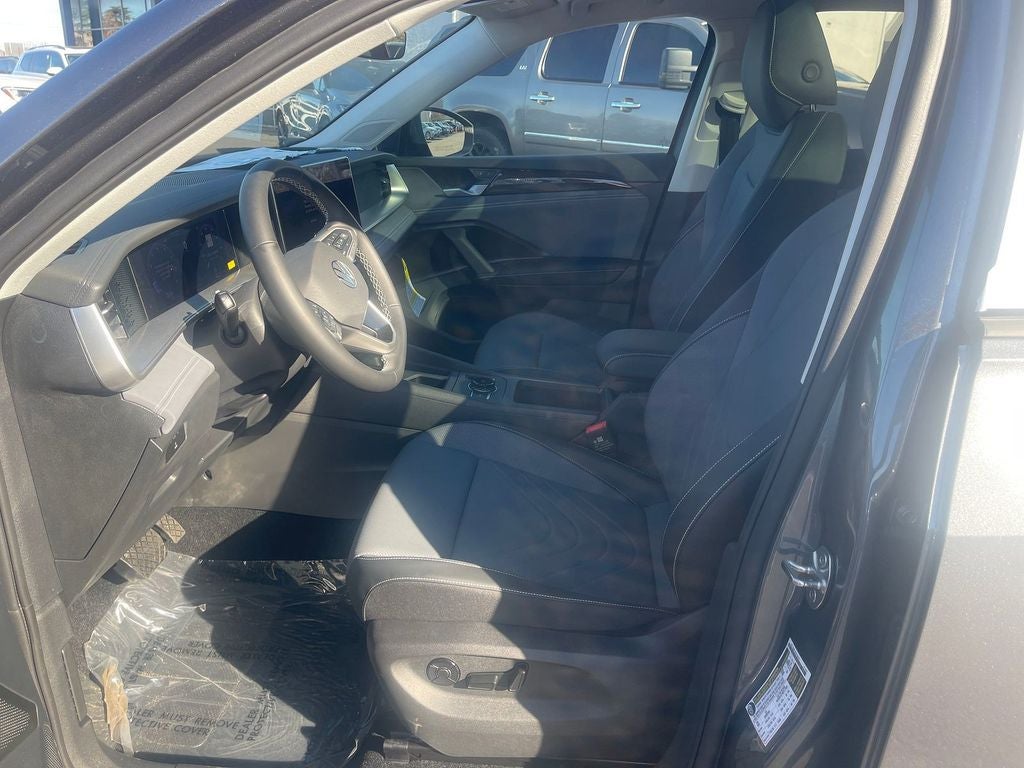 2025 Volkswagen Tiguan 2.0T SE