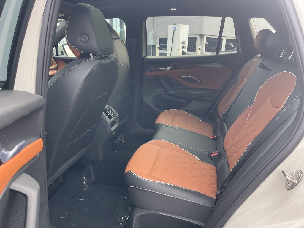 2026 Volkswagen Tiguan 2.0T SEL R-Line