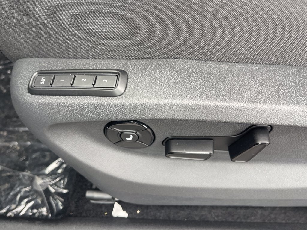 2026 Volkswagen Tiguan 2.0T SEL R-Line