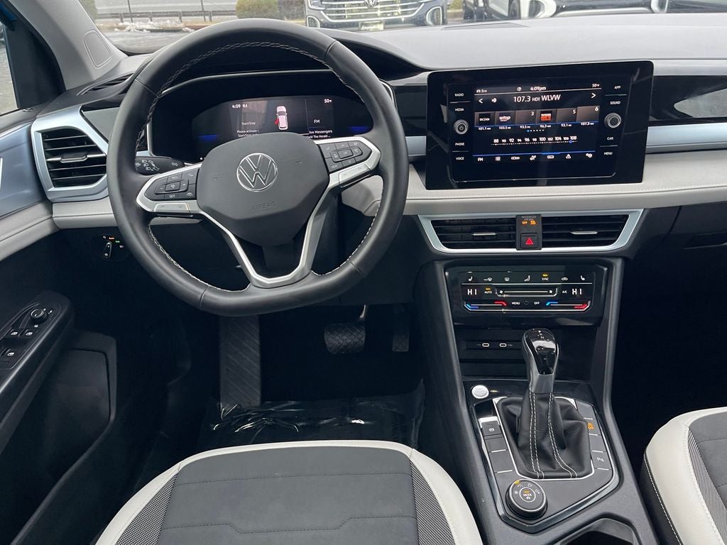 2025 Volkswagen Taos 1.5T SE