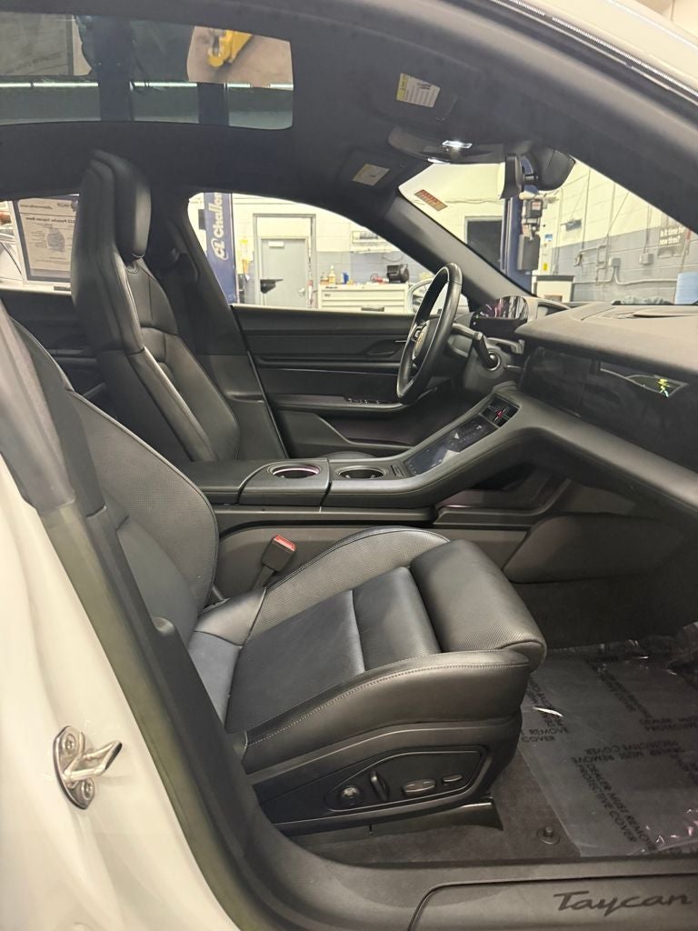 2022 Porsche Taycan Base