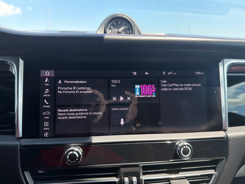 2025 Porsche Macan AWD