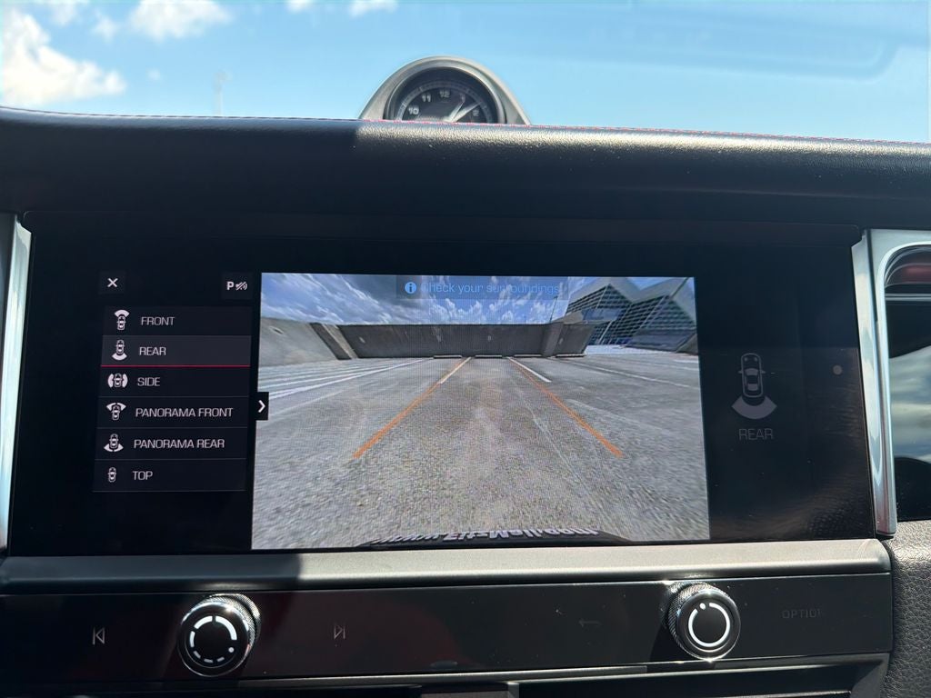 2025 Porsche Macan AWD
