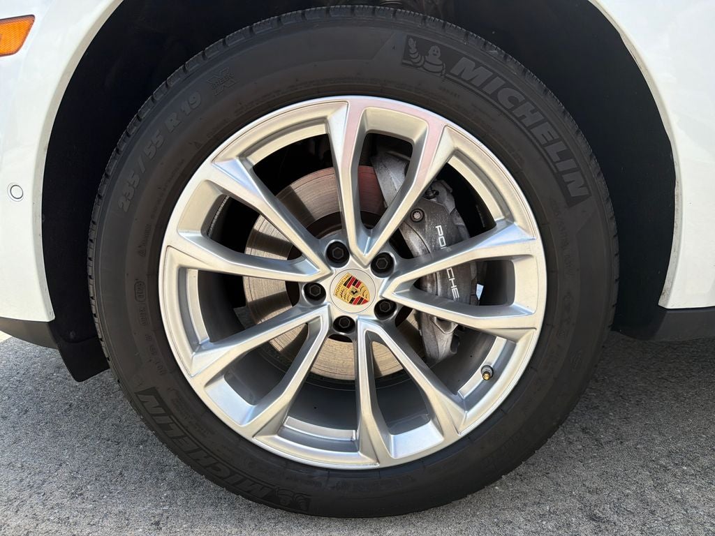 2025 Porsche Macan AWD