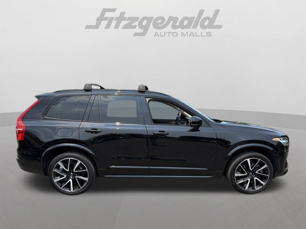 2023 Volvo XC90 Recharge Plug-In Hybrid T8 Plus Dark Theme 7 Passenger