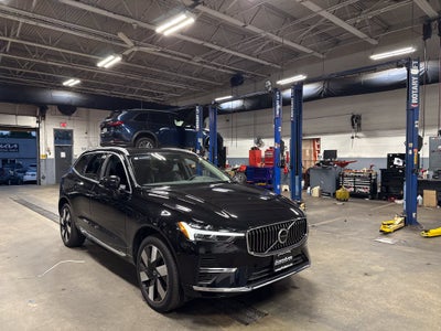 2023 Volvo XC60 Recharge Plug-In Hybrid T8 Plus Bright Theme
