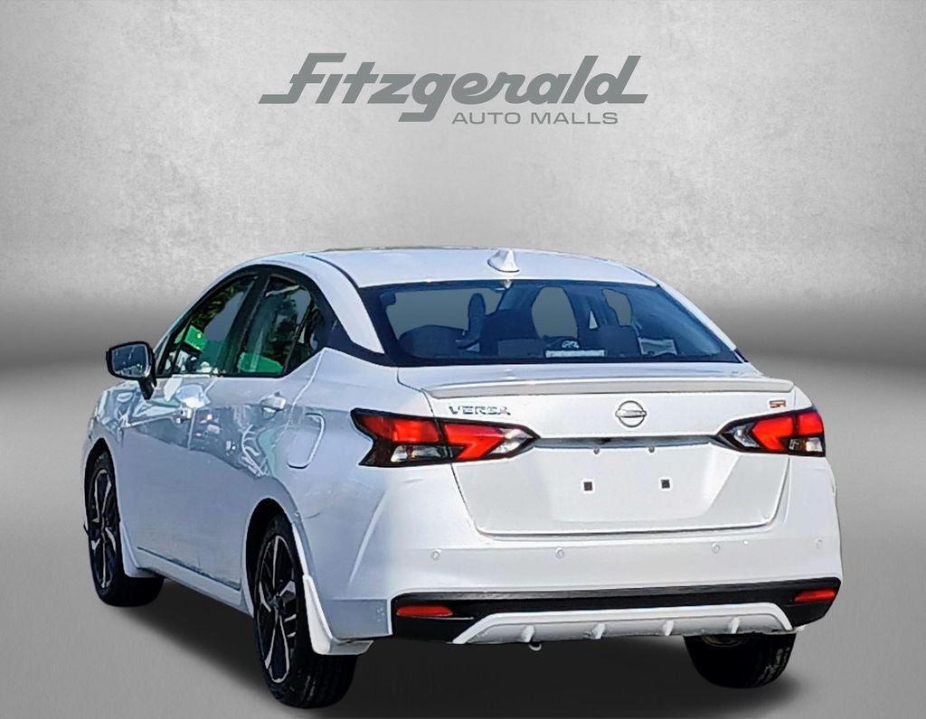 2025 Nissan Versa 1.6 SR