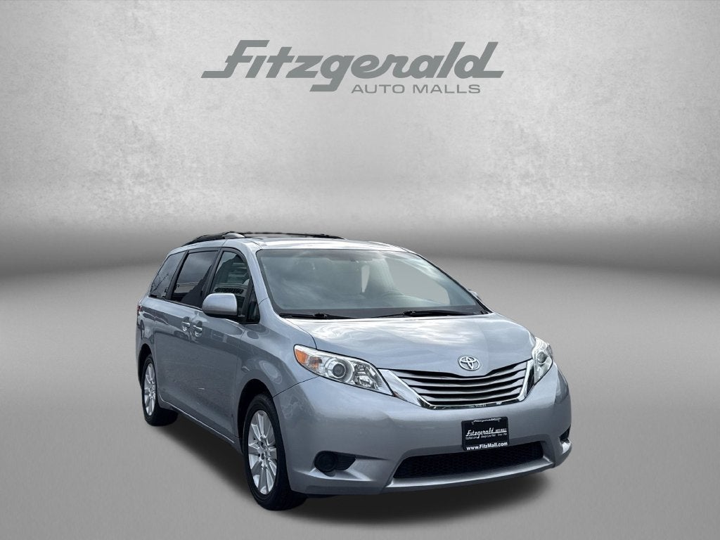 2015 Toyota Sienna LE 7 Passenger