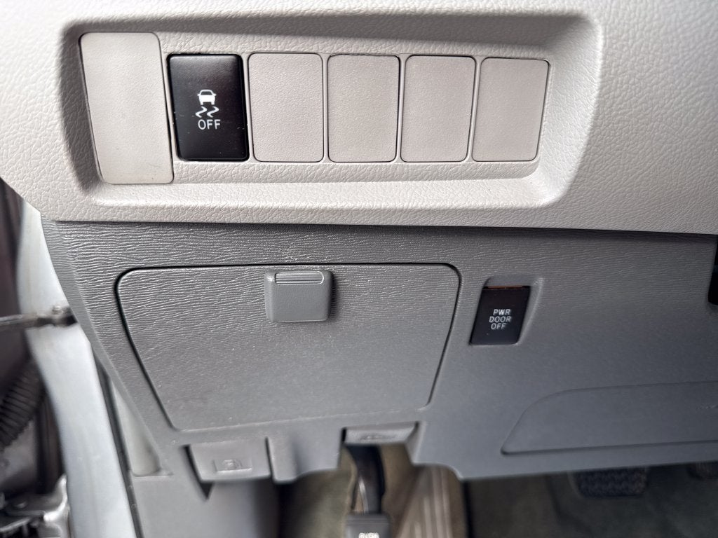 2015 Toyota Sienna LE 7 Passenger