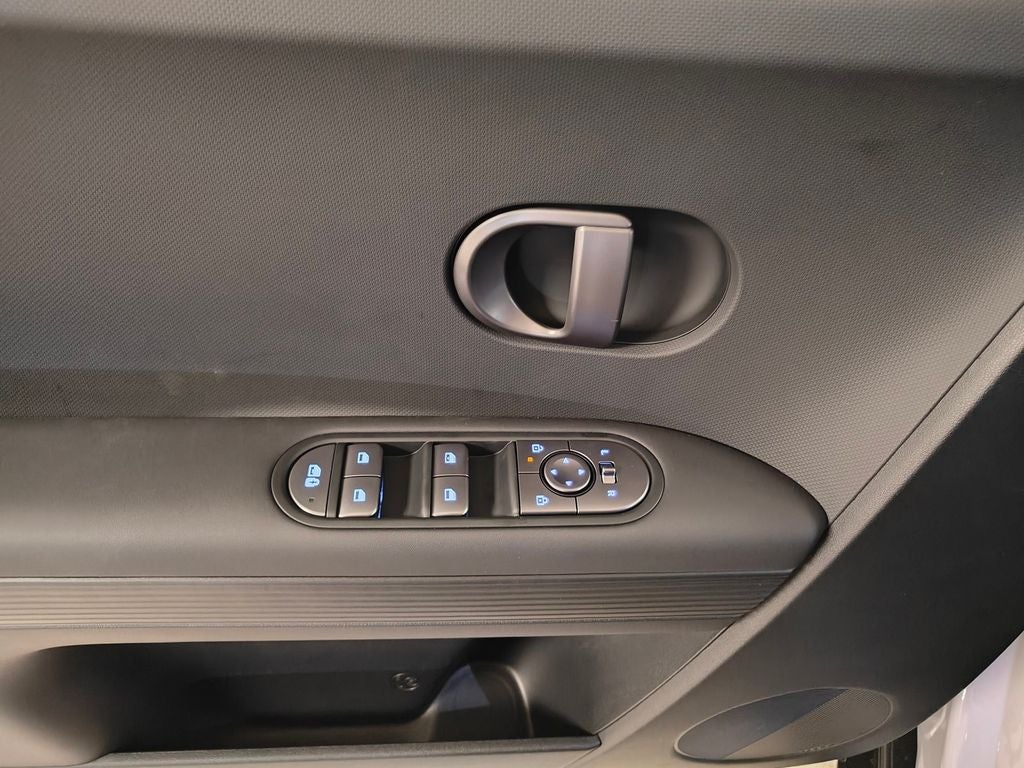 2025 Hyundai IONIQ 5 SE