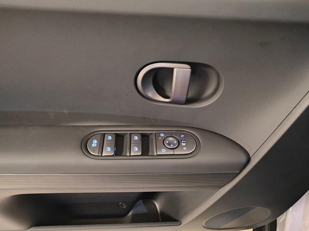 2025 Hyundai IONIQ 5 SE