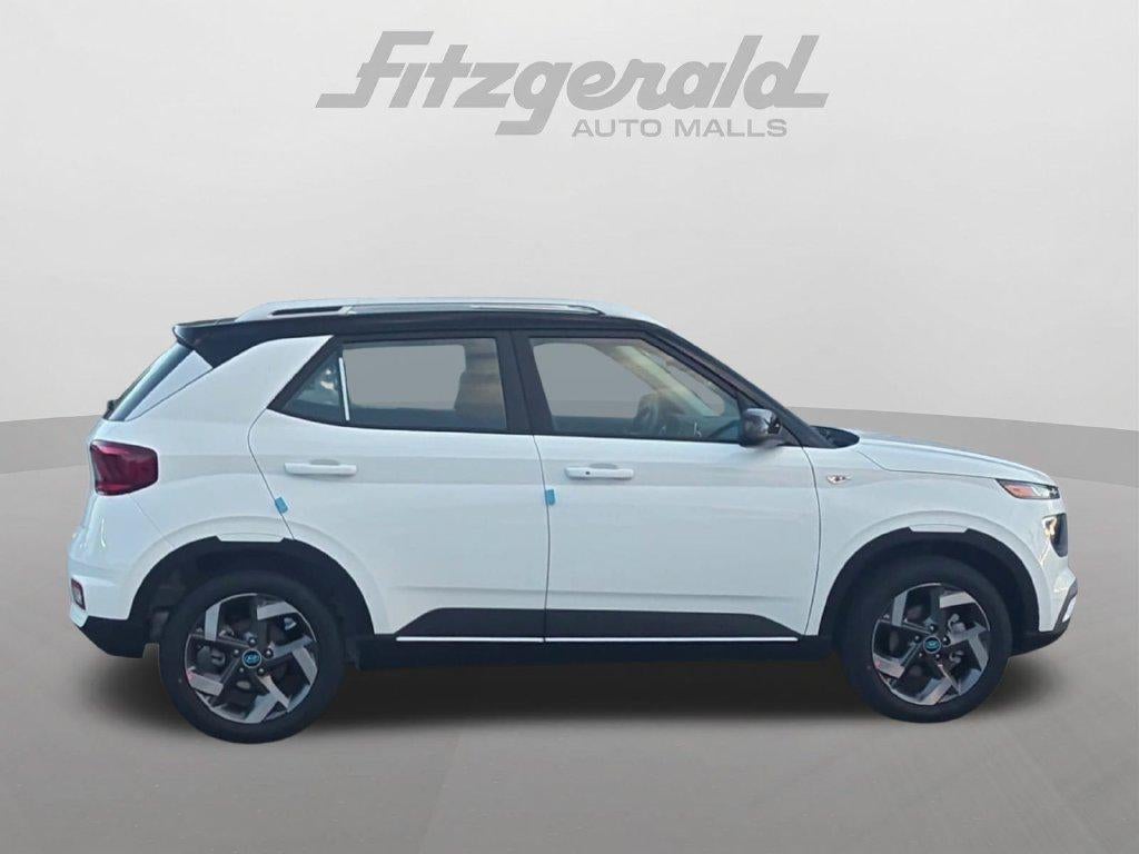 2026 Hyundai Venue SEL w/Two-Tone Roof