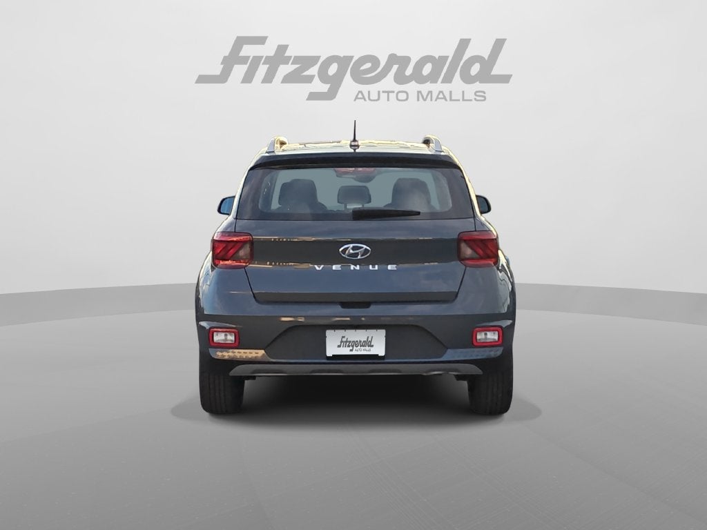 2026 Hyundai Venue SEL w/Two-Tone Roof