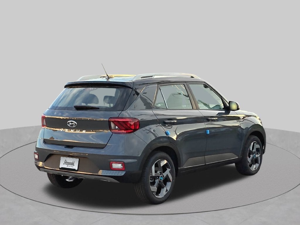2026 Hyundai Venue SEL w/Two-Tone Roof