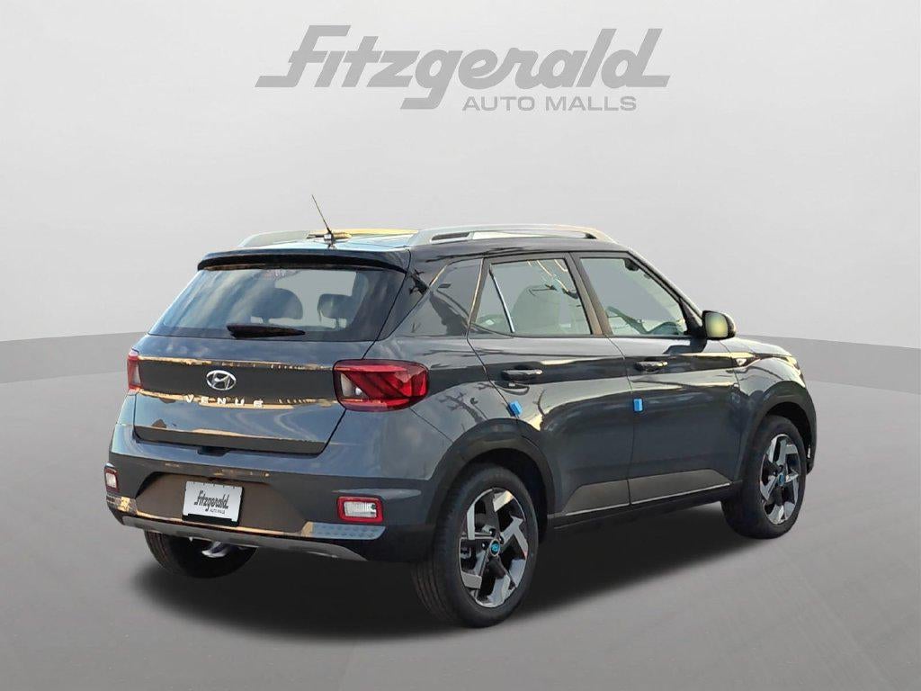 2026 Hyundai Venue SEL w/Two-Tone Roof
