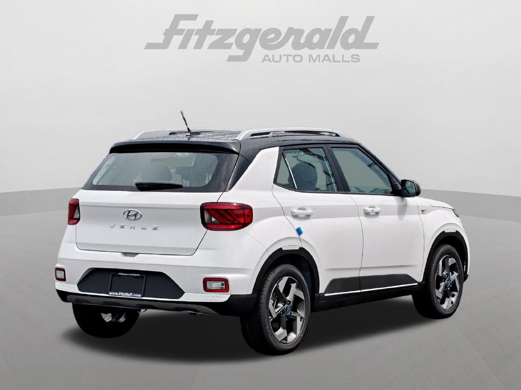2026 Hyundai Venue SEL w/Two-Tone Roof