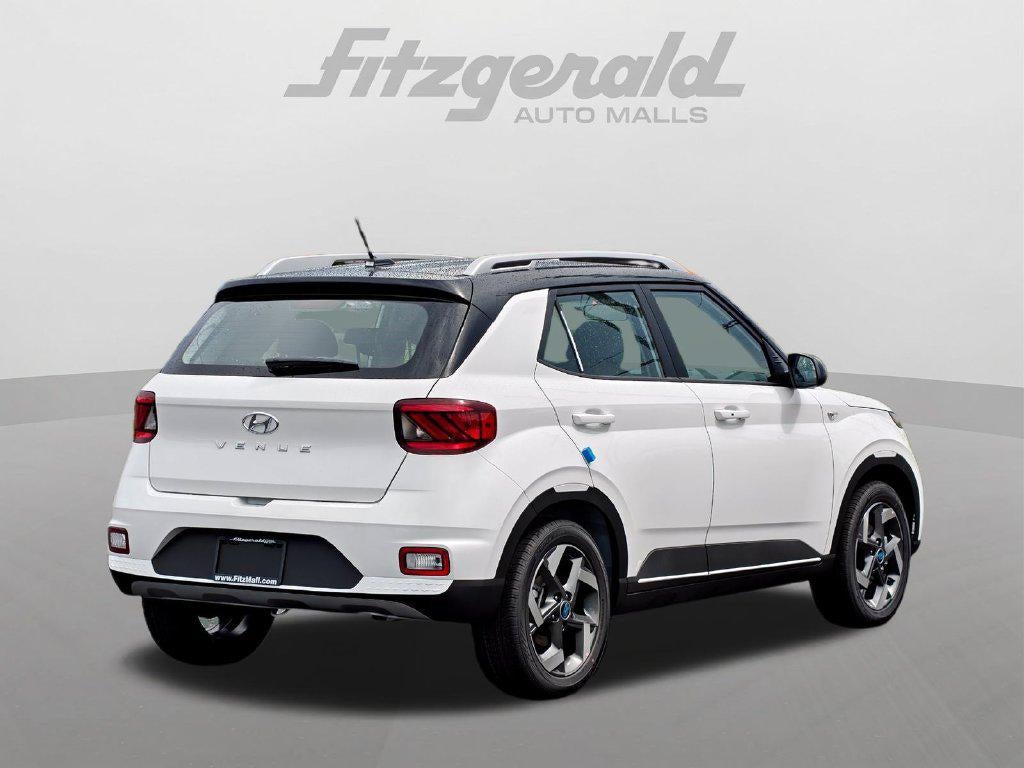 2026 Hyundai Venue SEL w/Two-Tone Roof