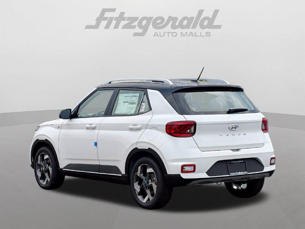 2026 Hyundai Venue SEL w/Two-Tone Roof