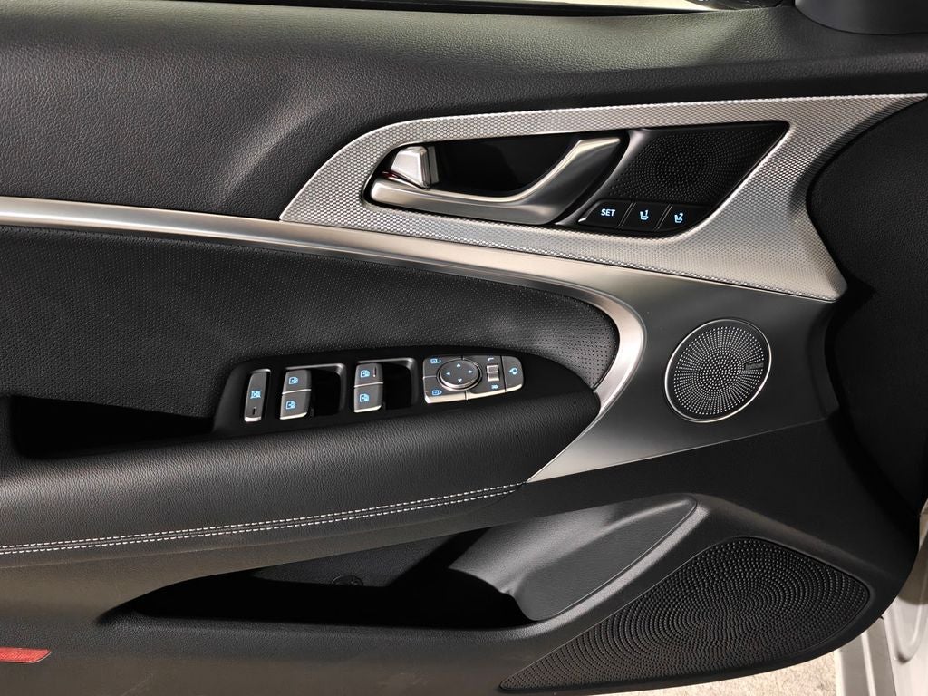 2026 Genesis G70 2.5T Prestige