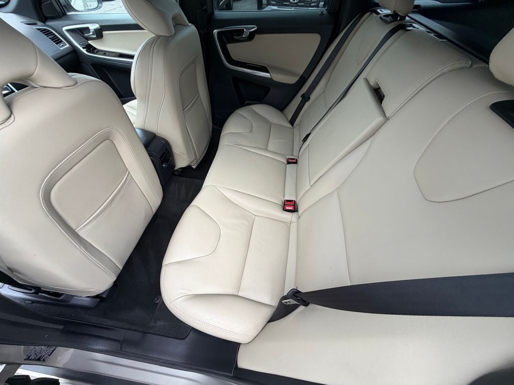2016 Volvo XC60 T5 Platinum