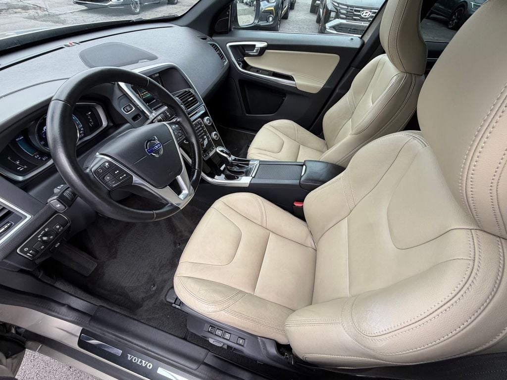 2016 Volvo XC60 T5 Platinum
