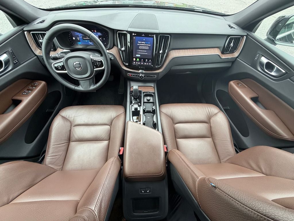 2023 Volvo XC60 B5 Plus Bright Theme