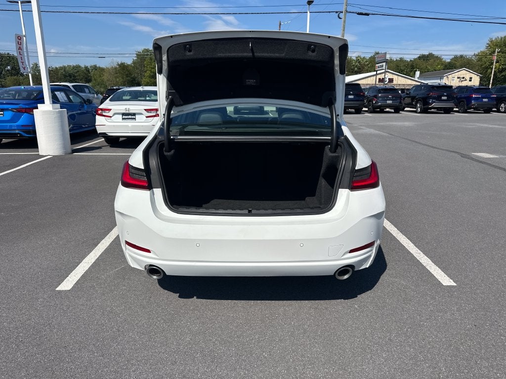 2025 BMW 330i 330i