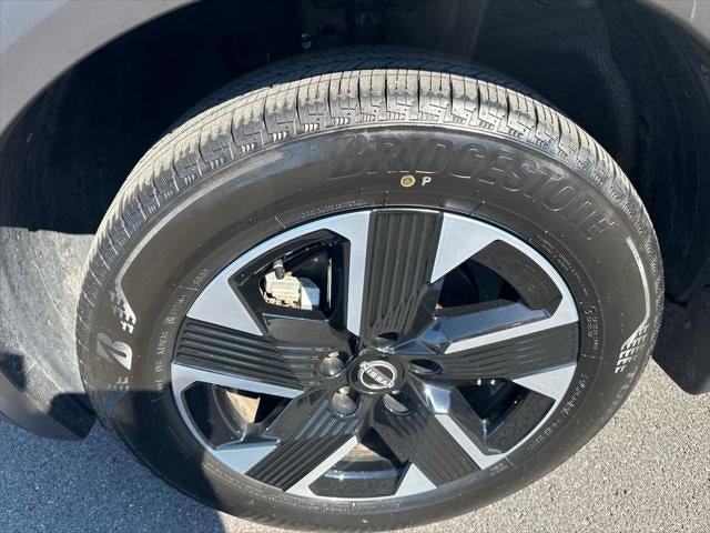 2025 Nissan Kicks MPV SV