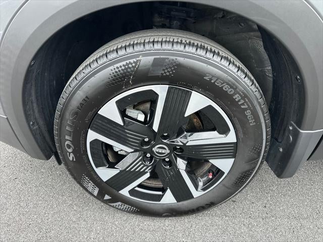 2025 Nissan Kicks MPV SV