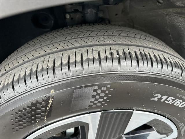 2025 Nissan Kicks MPV SV