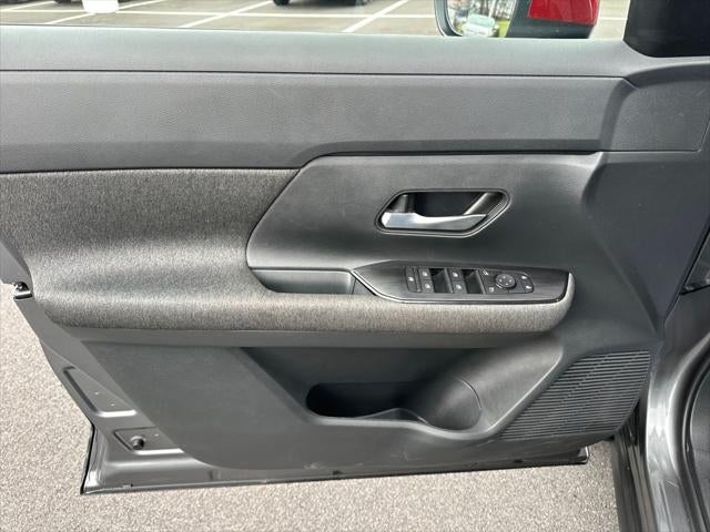 2025 Nissan Kicks MPV SV