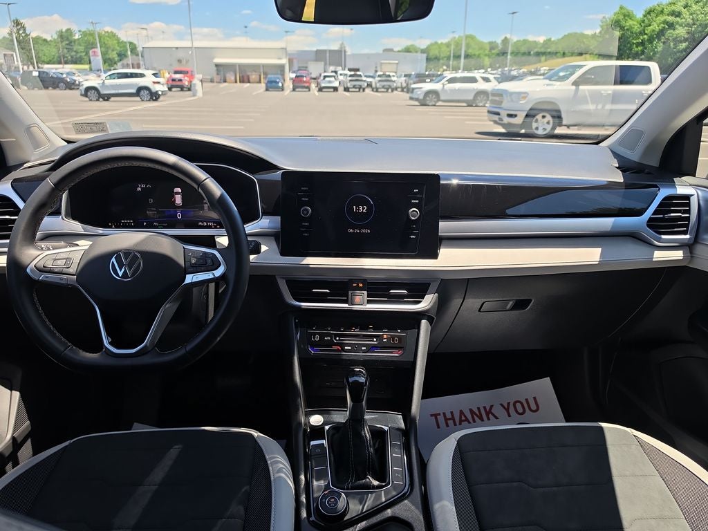 2025 Volkswagen Taos 1.5T SE