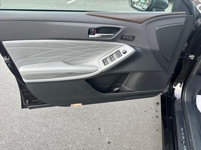 2020 Toyota AVALON HYBRID Limited