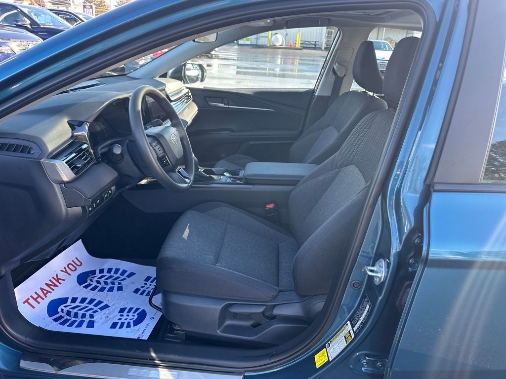 2025 Toyota CAMRY LE