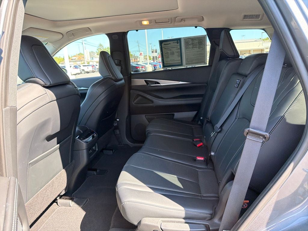 2023 INFINITI QX60 LUXE